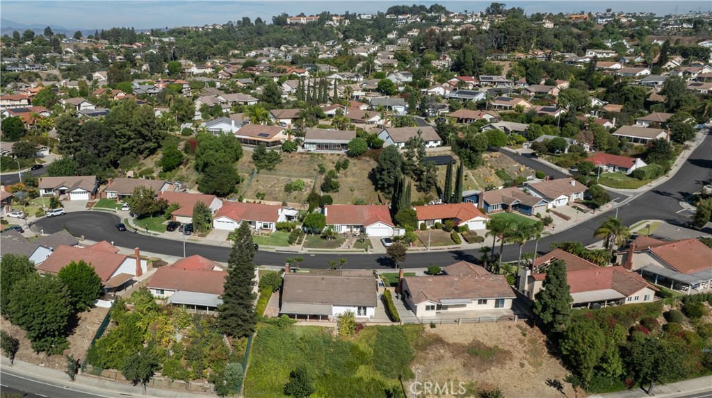 2028 E Orangeview Lane