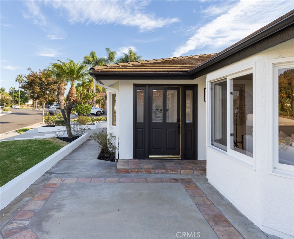 2028 E Orangeview Lane