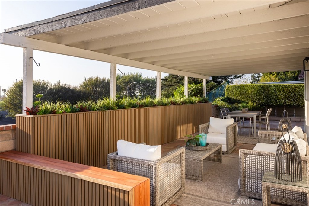 2028 E Orangeview Lane