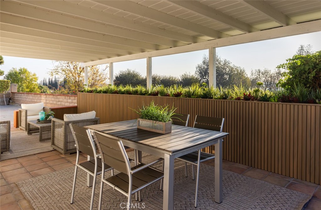 2028 E Orangeview Lane