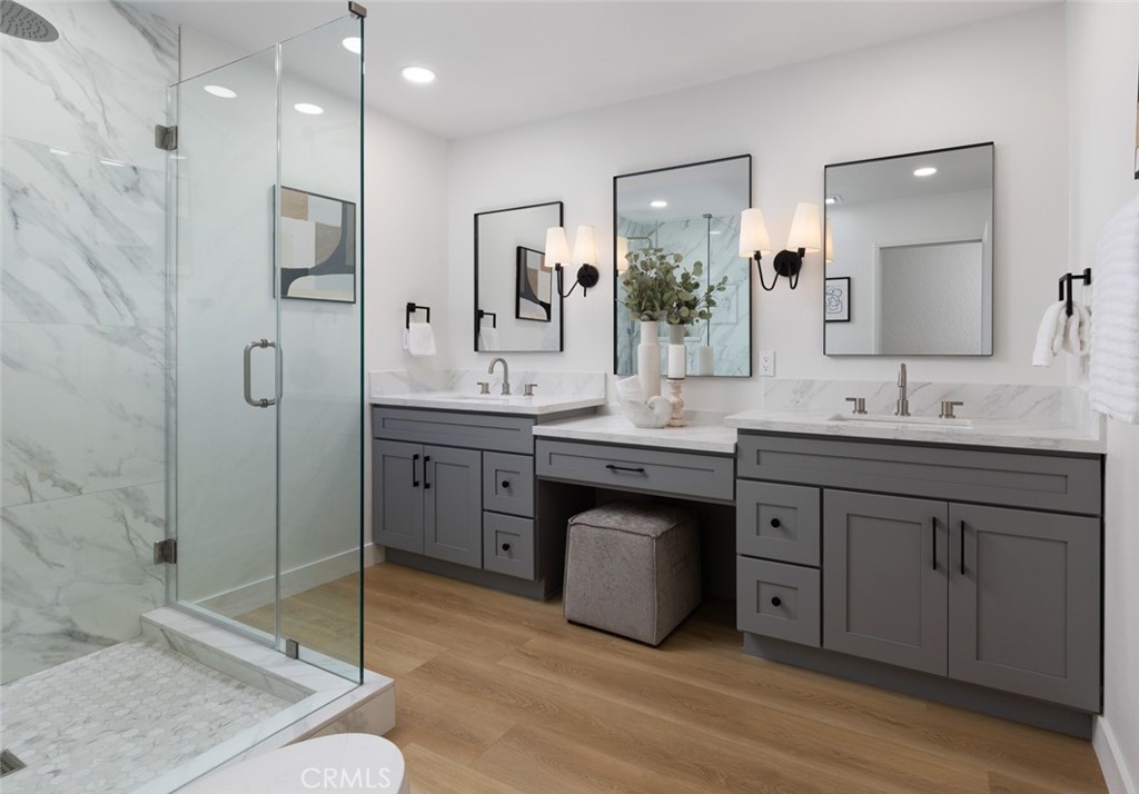 2028 E Orangeview Lane