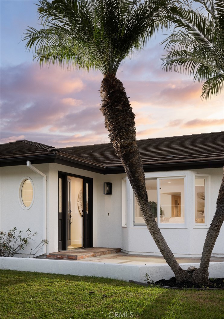 2028 E Orangeview Lane