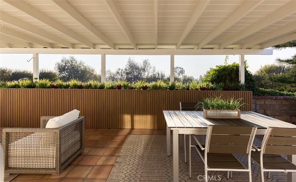 2028 E Orangeview Lane