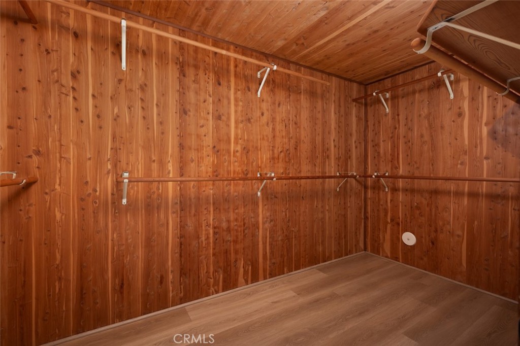 2028 E Orangeview Lane