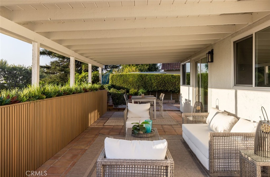 2028 E Orangeview Lane