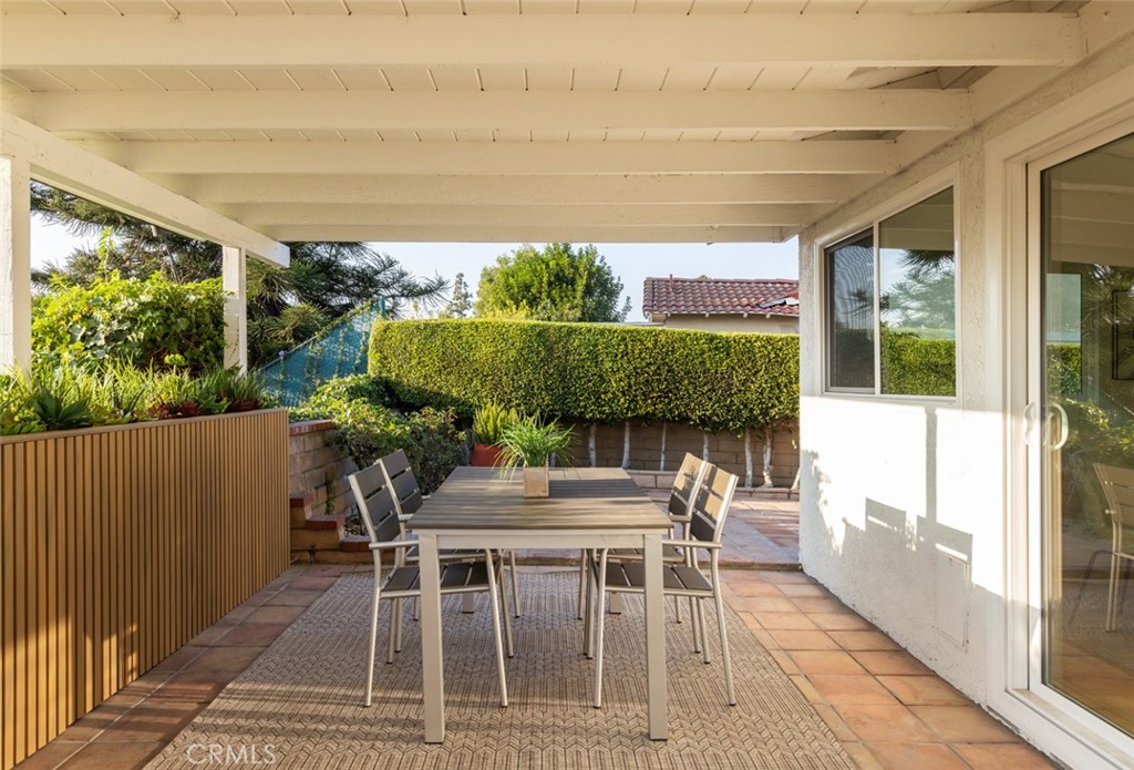 2028 E Orangeview Lane