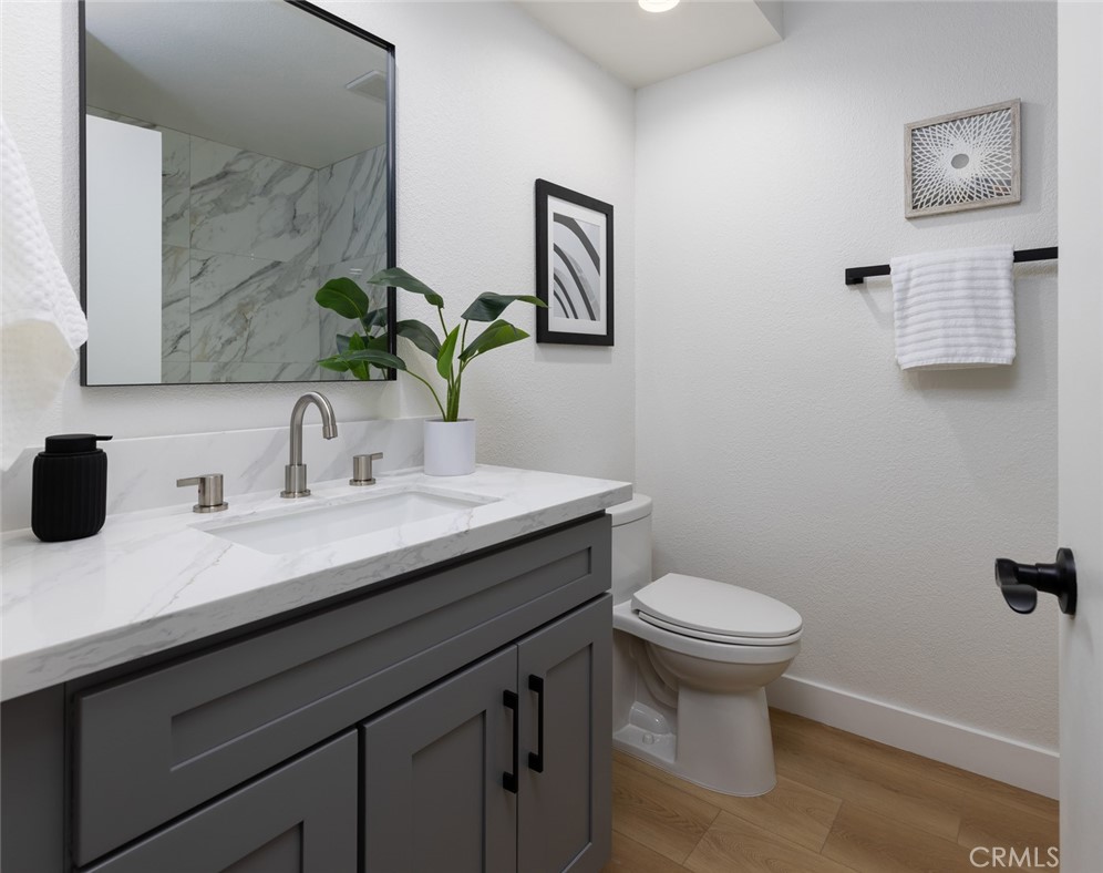 2028 E Orangeview Lane