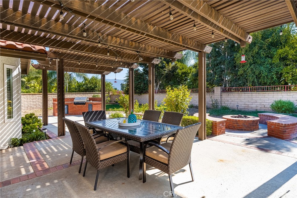 24440 Via Arriba Linda