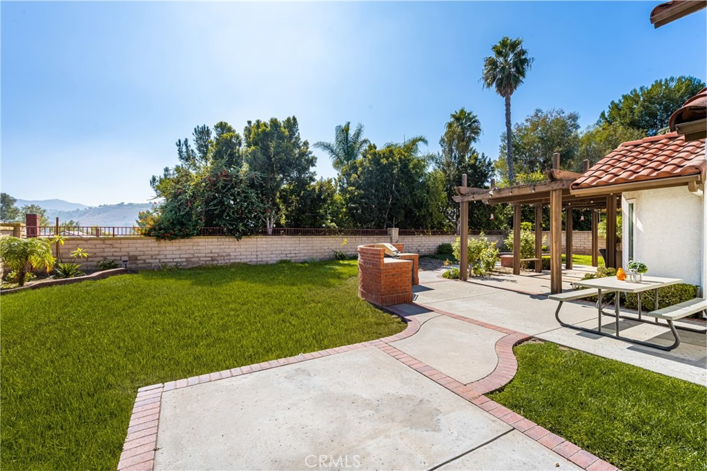 24440 Via Arriba Linda