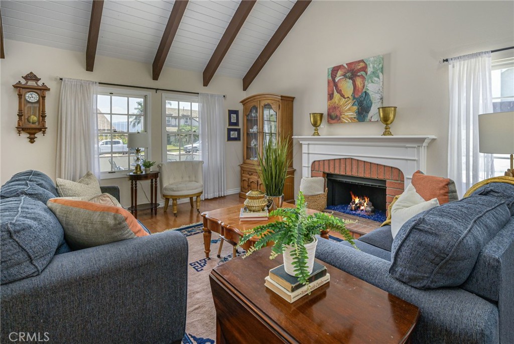 4373 MAHOGANY Circle