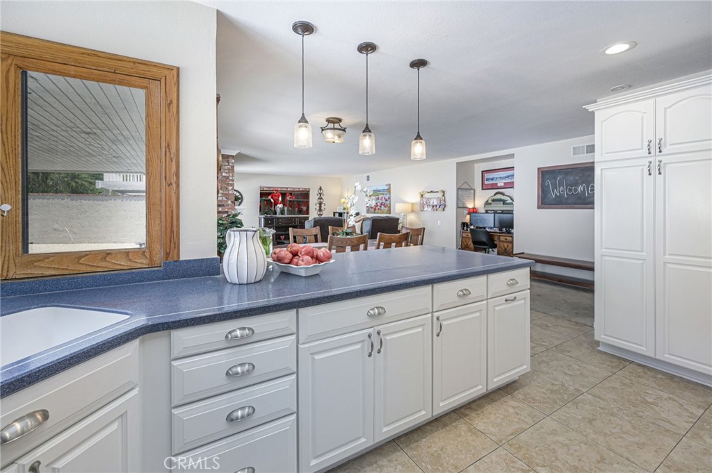 4373 MAHOGANY Circle