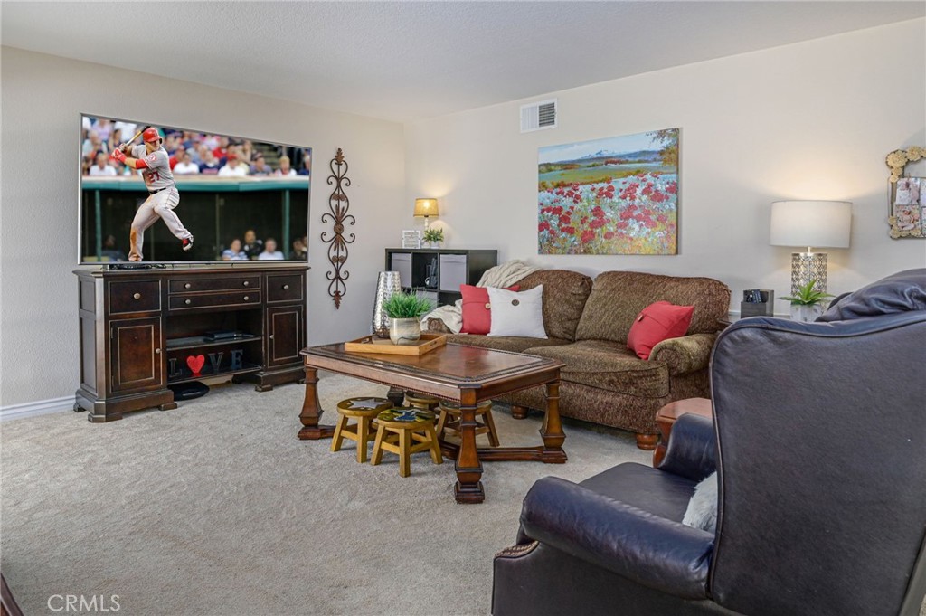 4373 MAHOGANY Circle