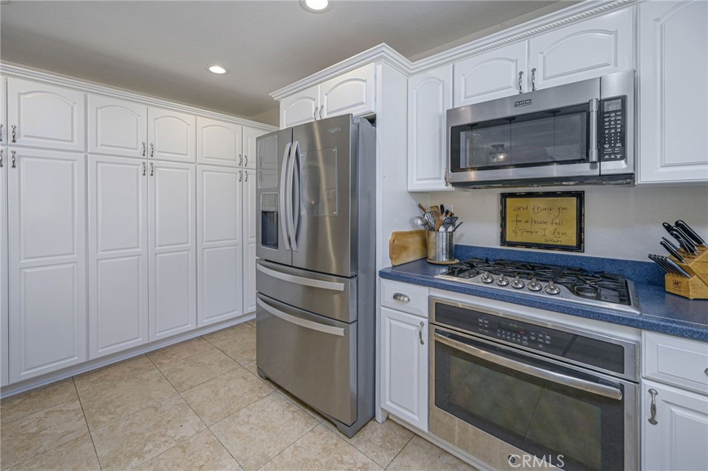 4373 MAHOGANY Circle