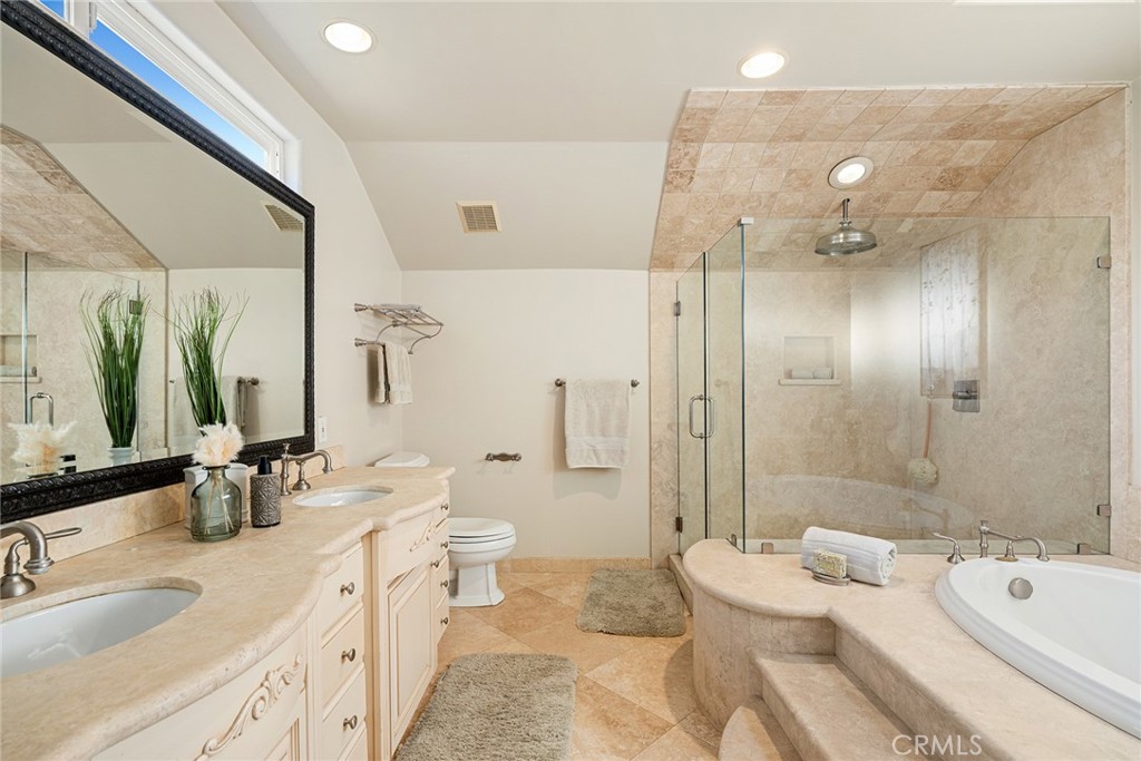 6832 E Georgetown Circle