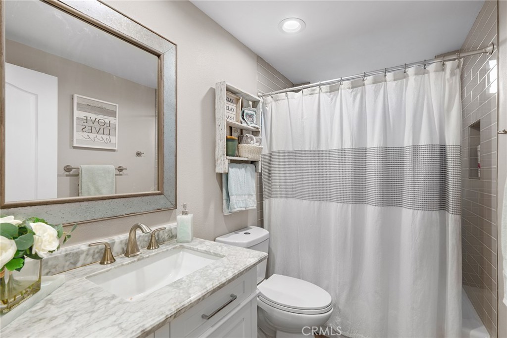 6832 E Georgetown Circle