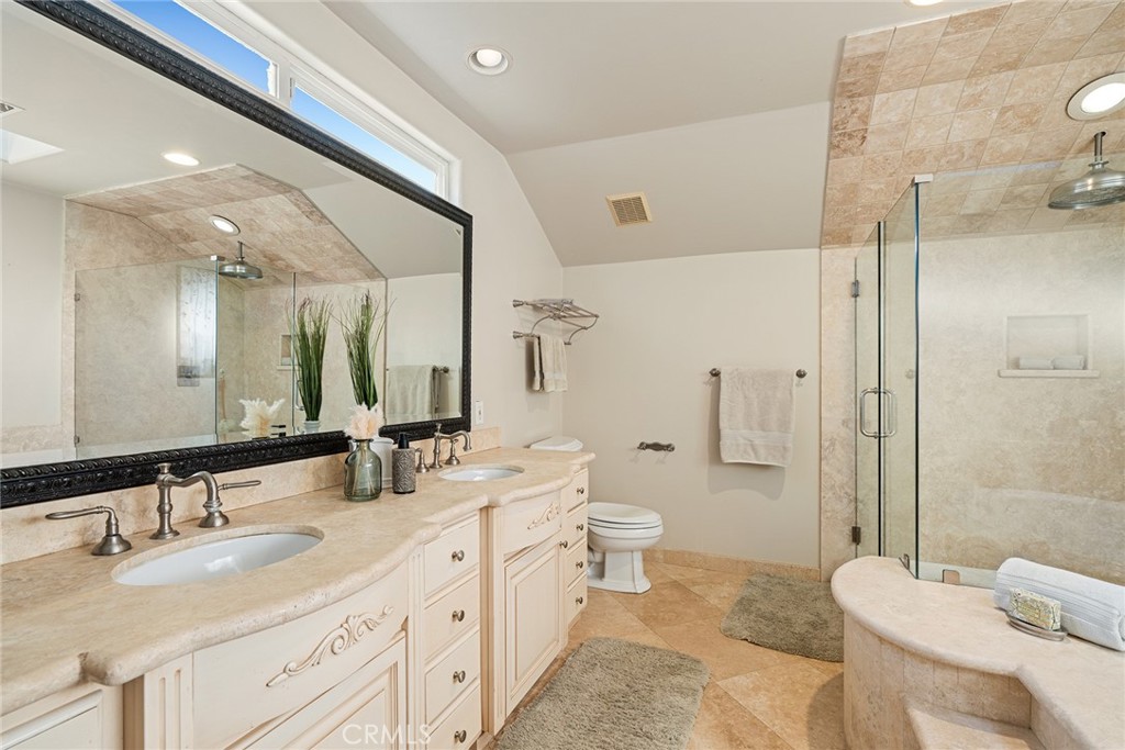 6832 E Georgetown Circle