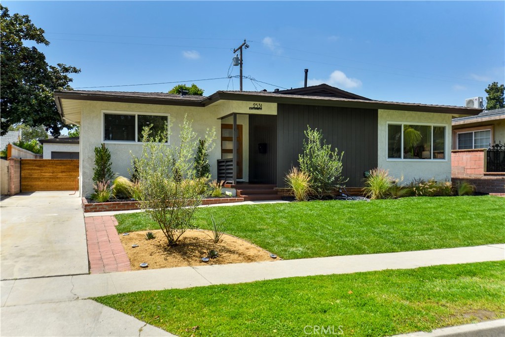 2531 N Studebaker Road