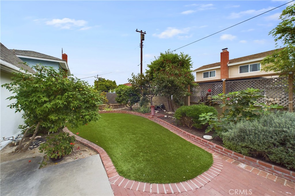 9338 Christopher Street