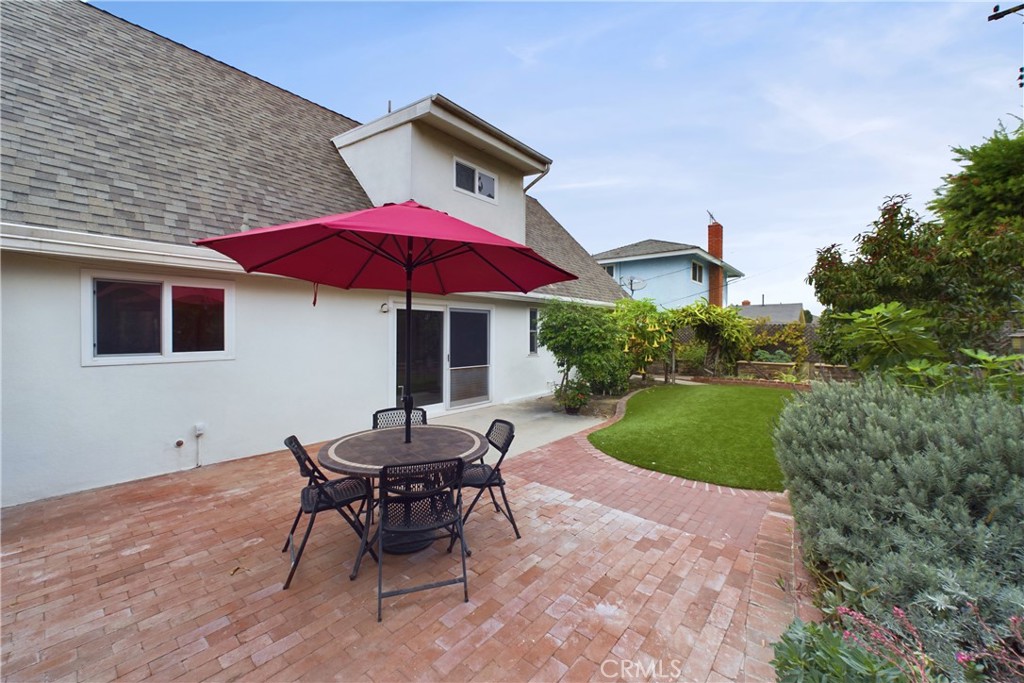 9338 Christopher Street