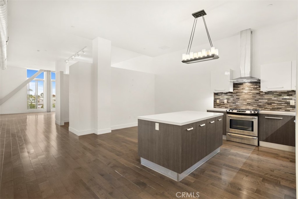 433 Pine Avenue 304