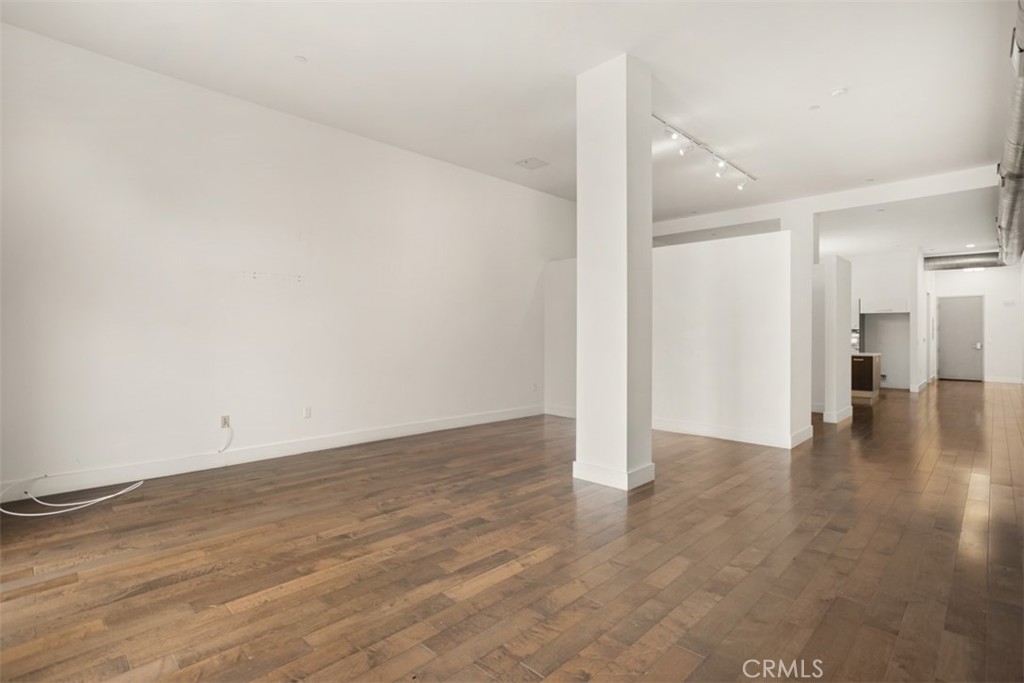 433 Pine Avenue 304