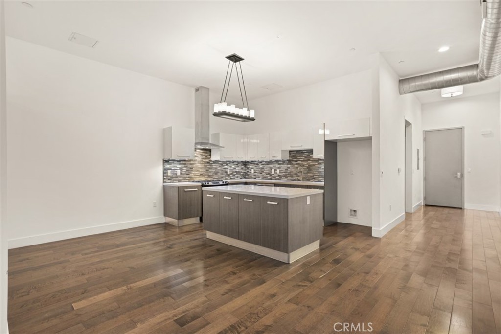 433 Pine Avenue 304