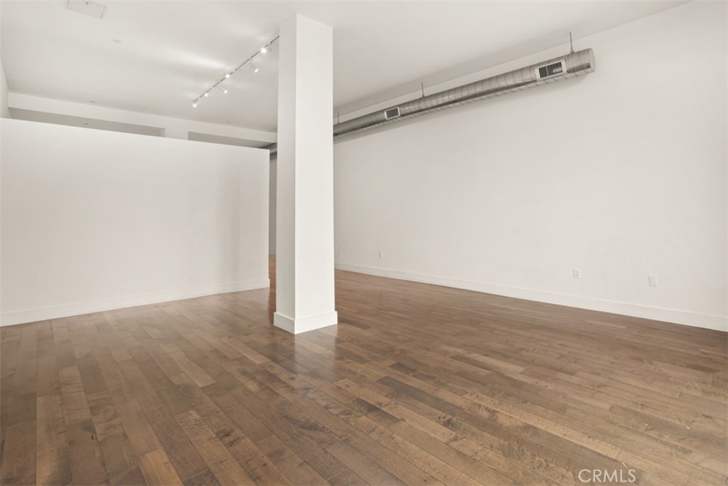 433 Pine Avenue 304