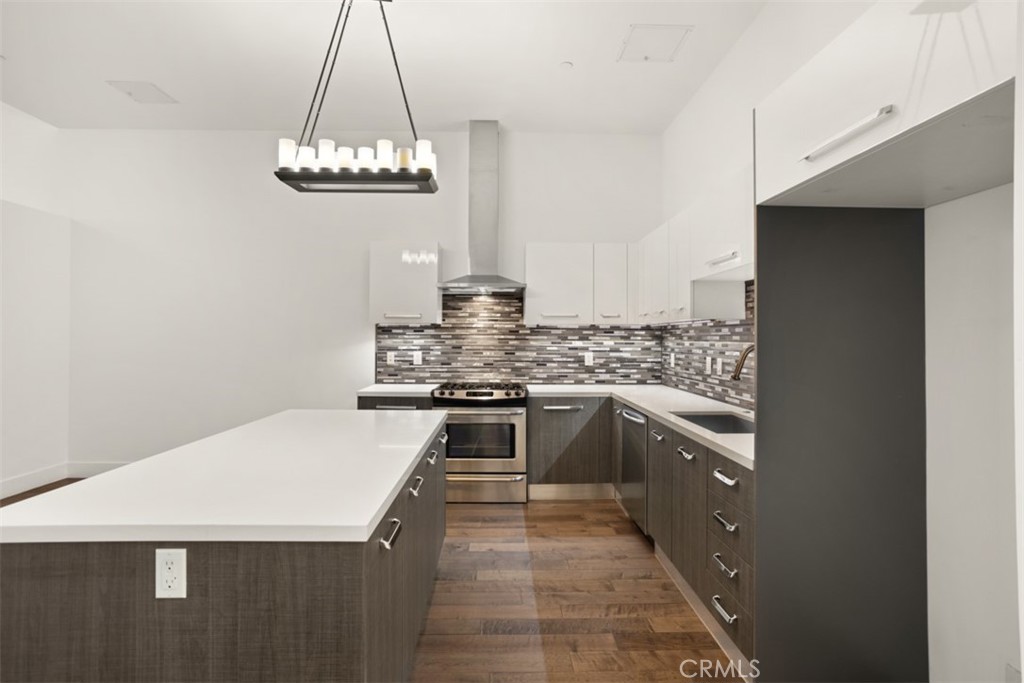 433 Pine Avenue 304