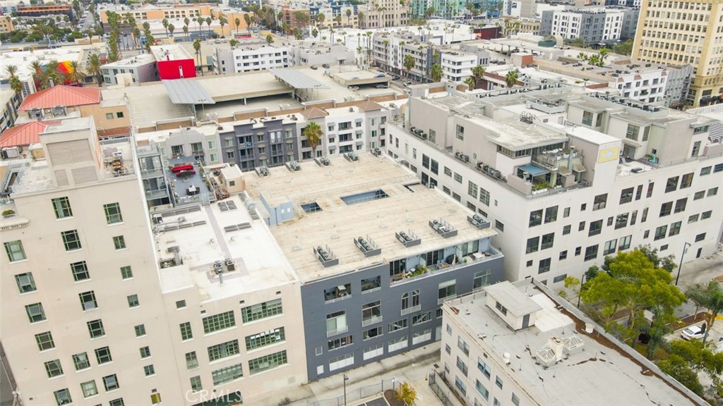 433 Pine Avenue 304