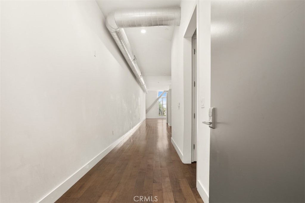 433 Pine Avenue 304