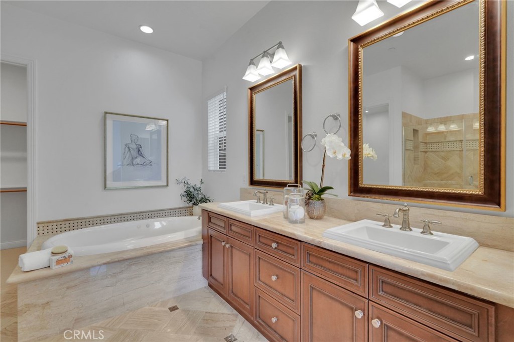 4007 W Hemlock Street