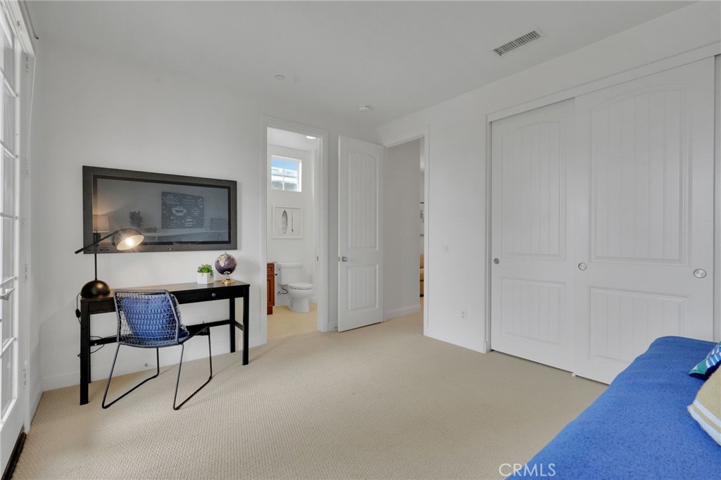 4007 W Hemlock Street