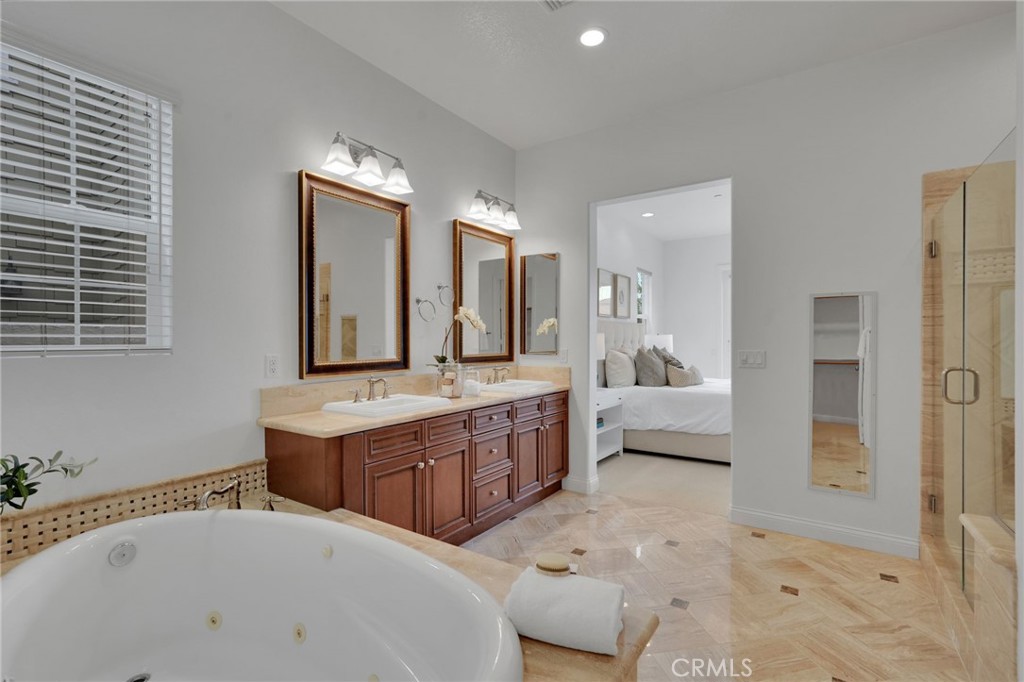 4007 W Hemlock Street