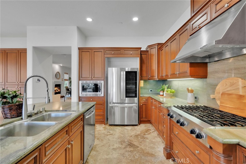 4007 W Hemlock Street