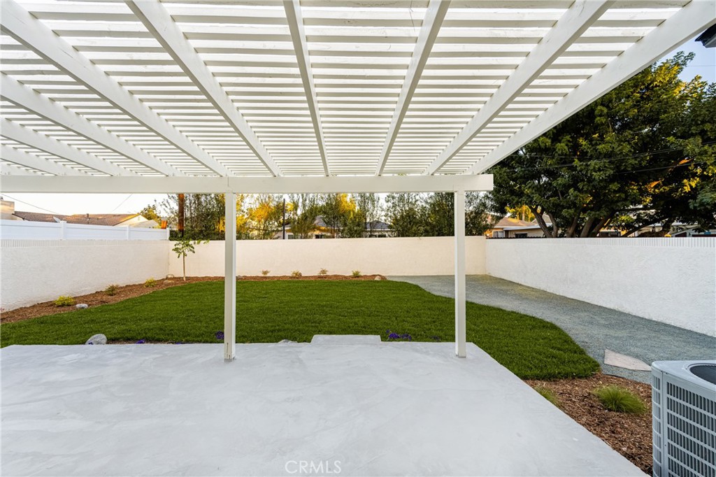 5042 Premiere Avenue