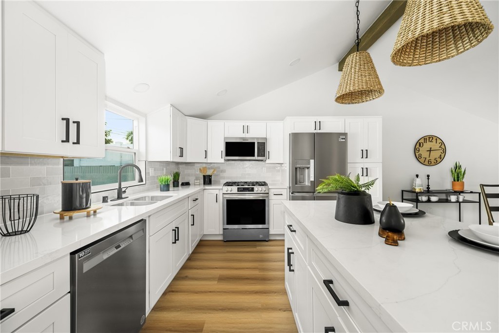 5042 Premiere Avenue