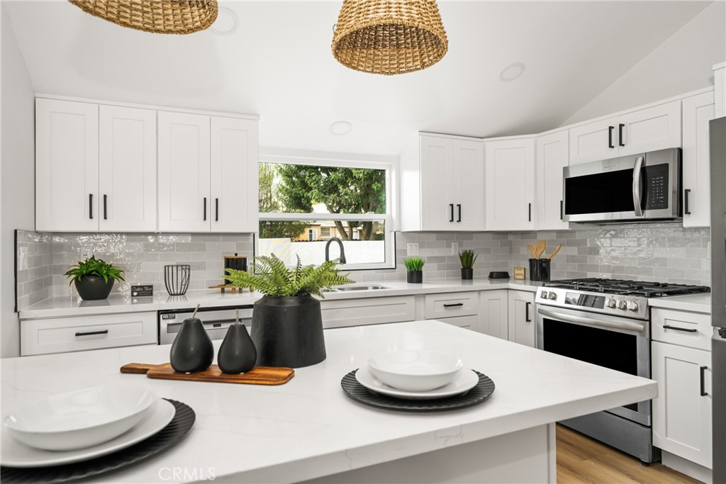 5042 Premiere Avenue