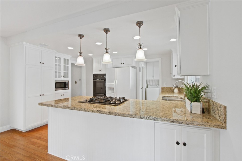 1233 E Mardell Avenue