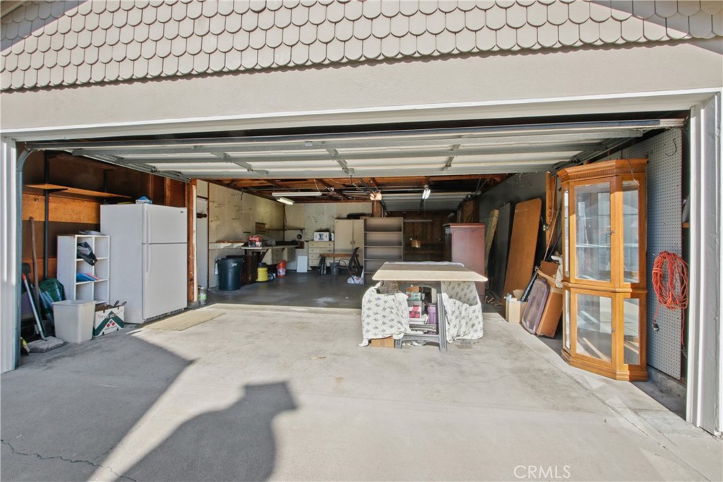 1233 E Mardell Avenue