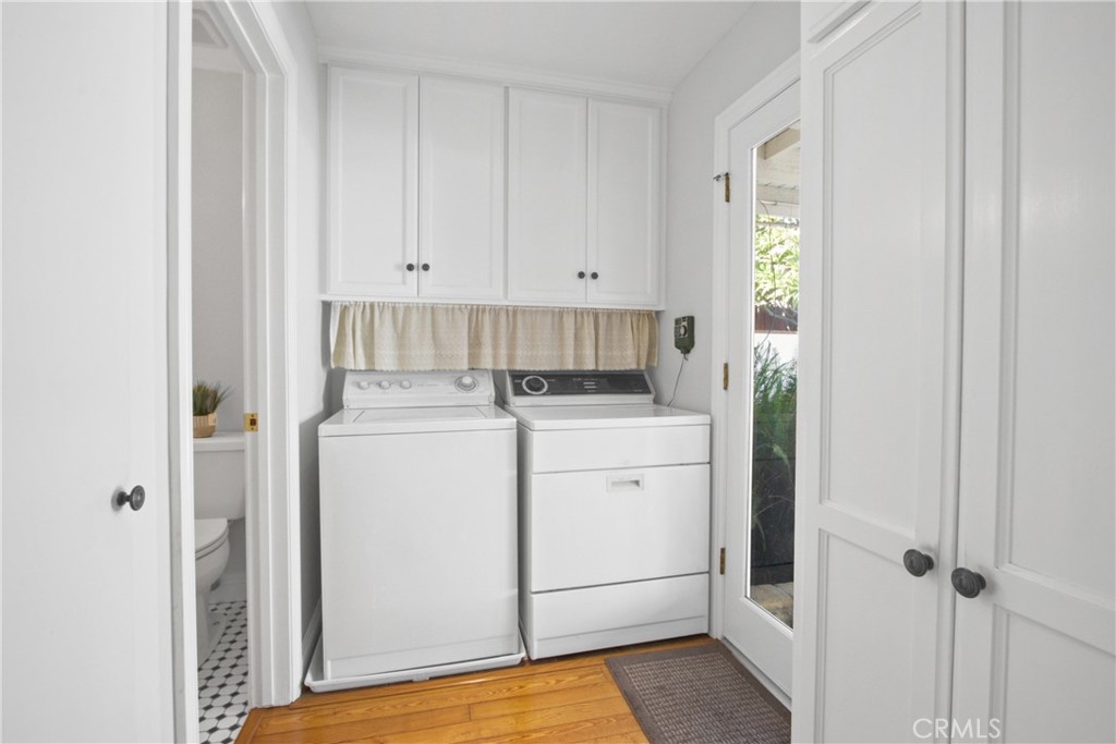 1233 E Mardell Avenue