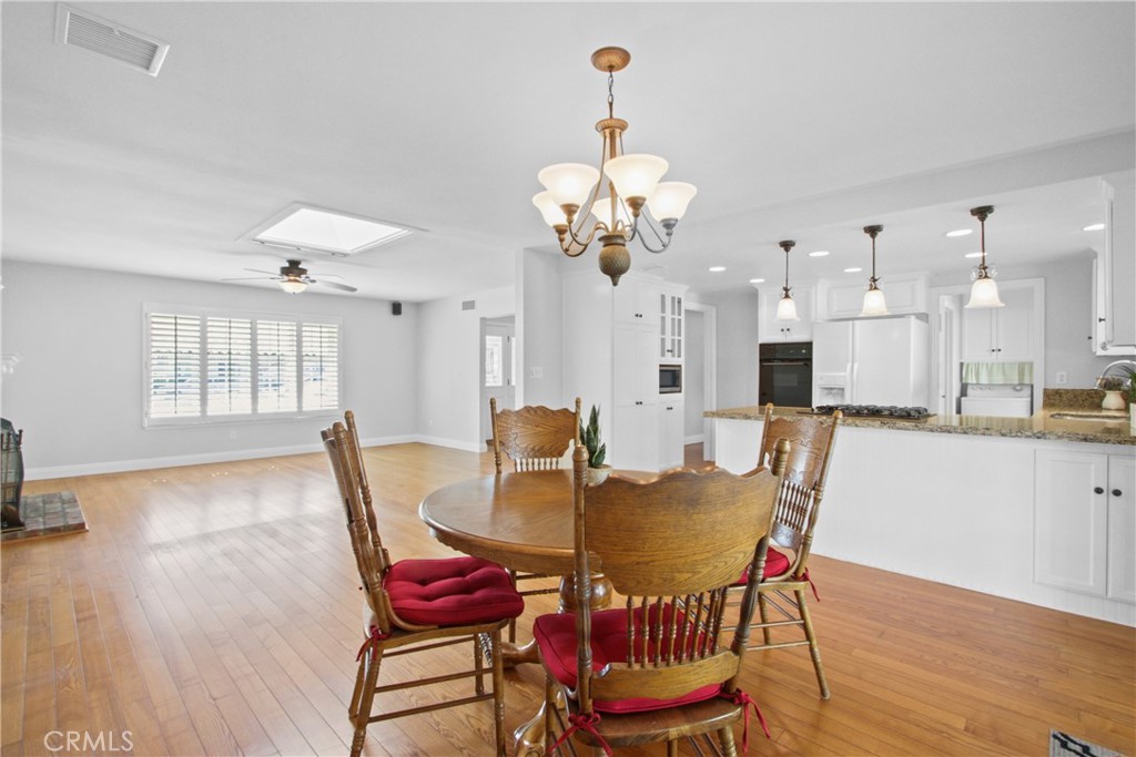 1233 E Mardell Avenue