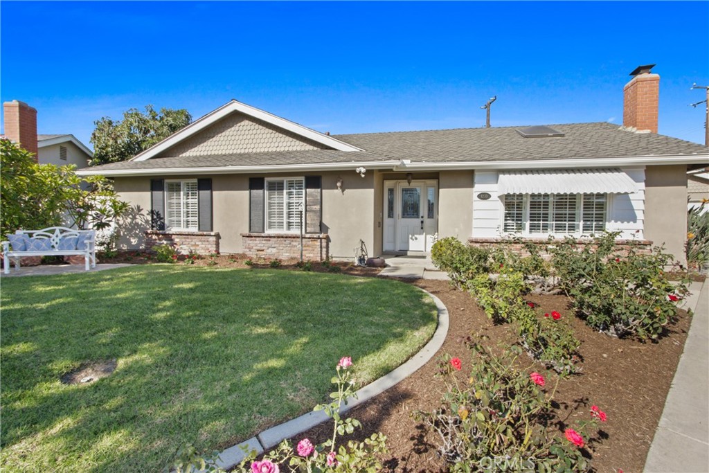 1233 E Mardell Avenue