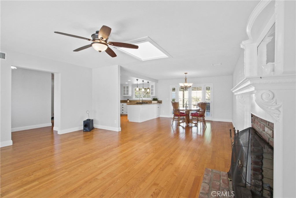 1233 E Mardell Avenue