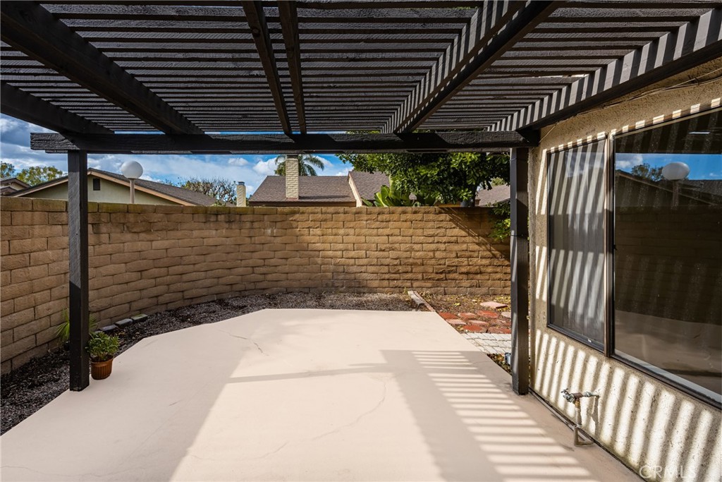 2006 E Wellington Avenue