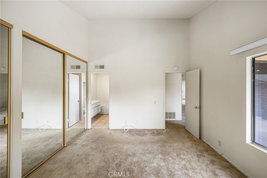 2006 E Wellington Avenue