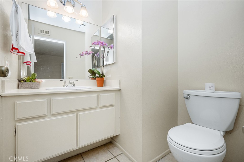 2006 E Wellington Avenue