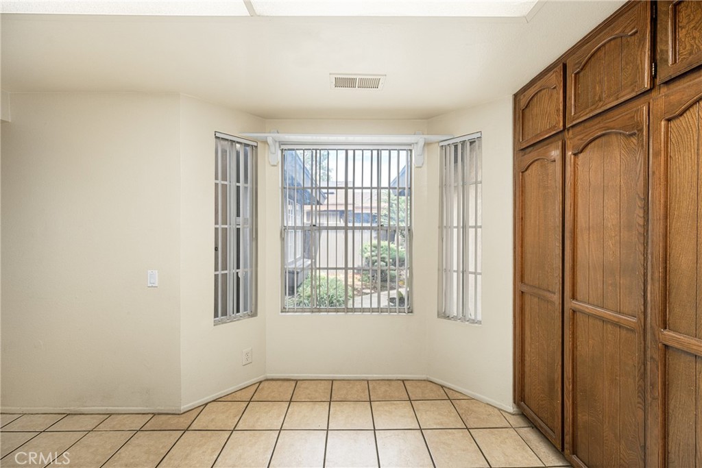 2006 E Wellington Avenue