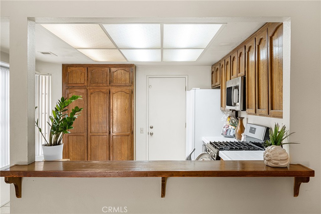 2006 E Wellington Avenue