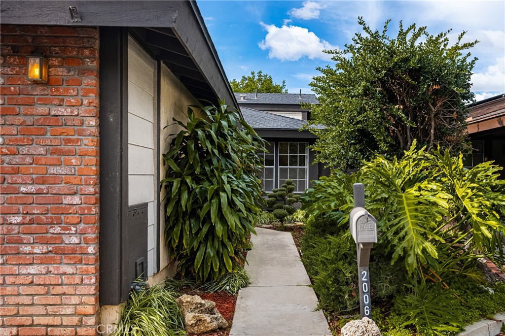 2006 E Wellington Avenue