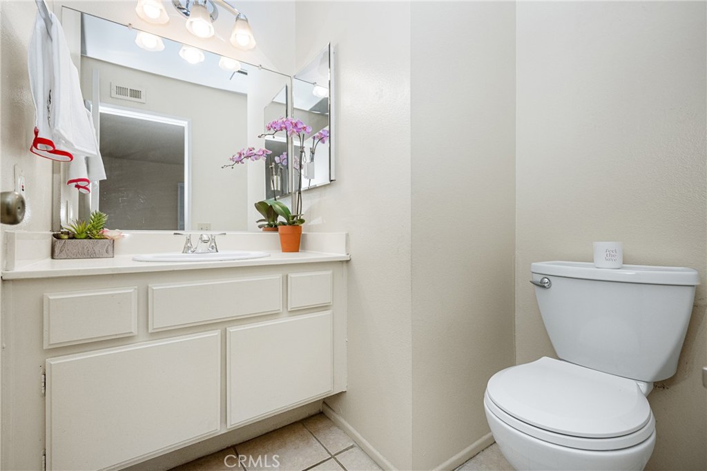 2006 E Wellington Avenue